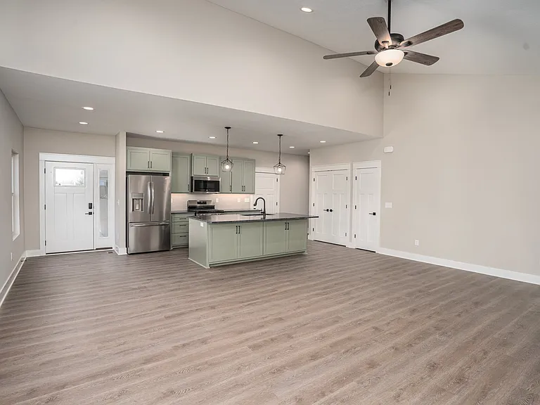 917 Eagle Ridge Dr — Photo 6