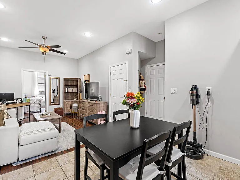 916 Willow Ave #1 — Photo 5