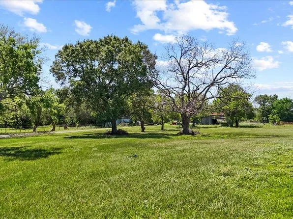 118 Staffordshire Rd, Stafford, TX 77477