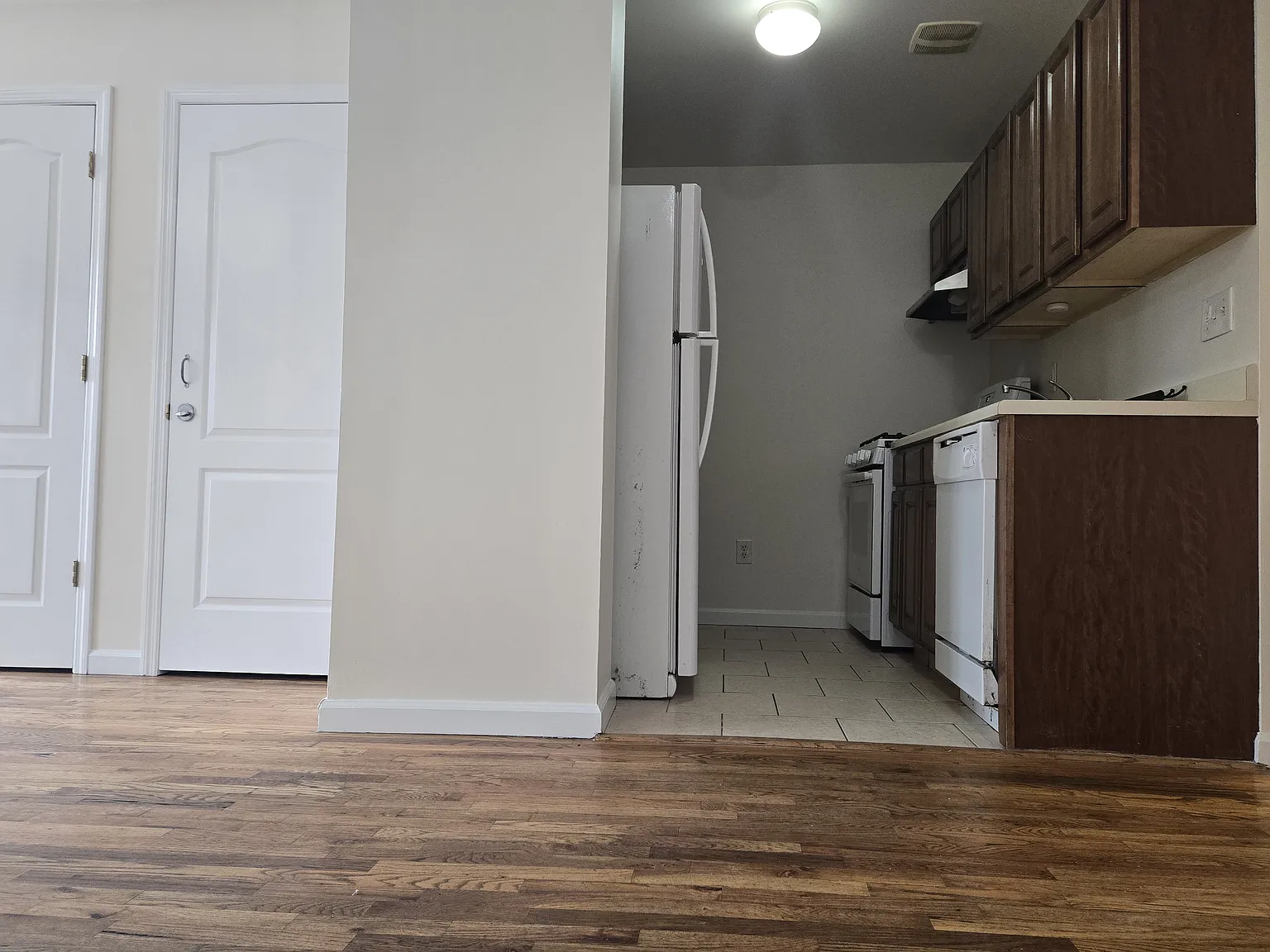 911 Euclid Avenue — Photo 2