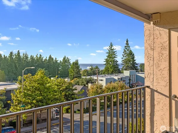 1005 5th Avenue S #203B, Edmonds, WA 98020