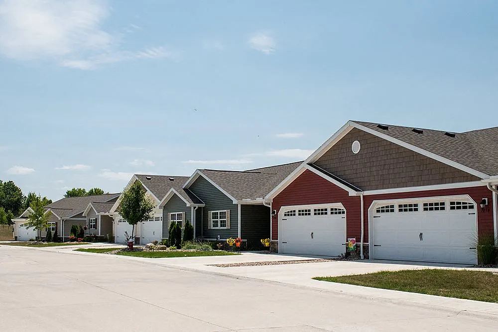 Redwood North Ridgeville Meadow Lakes Blvd — Photo 3