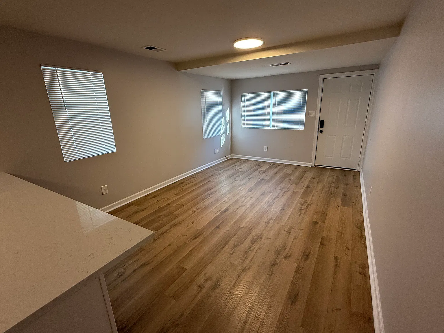 1129 Hessian Ave — Photo 3