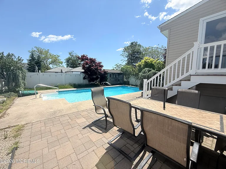 116 Cornell Ave — Photo 2