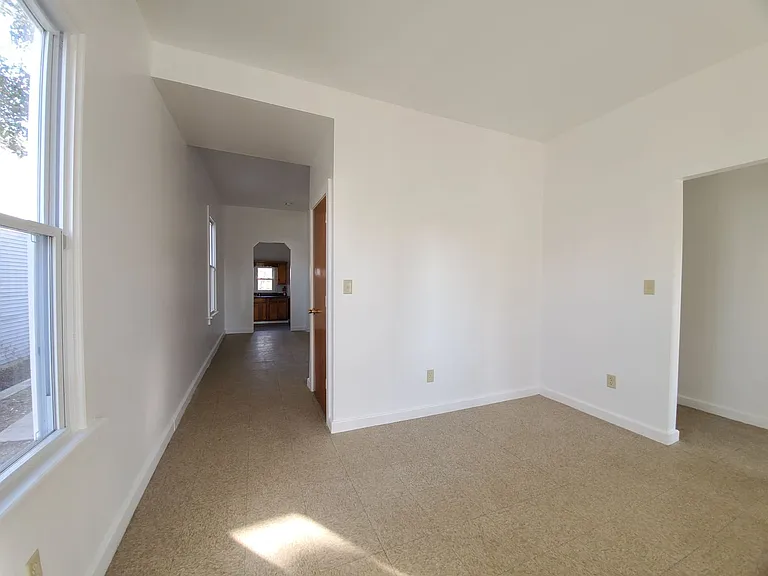 83 South Ave — Photo 6