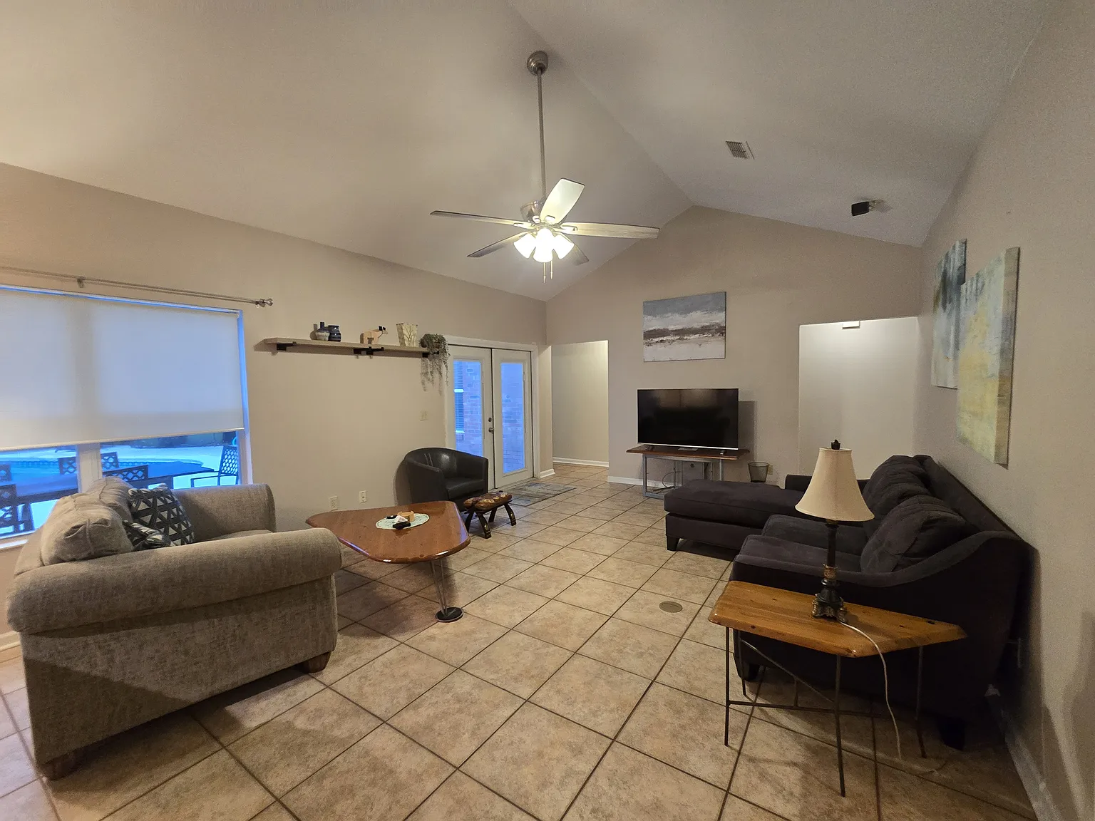 5 bed, 3200 sqft, $4,200 — Photo 4
