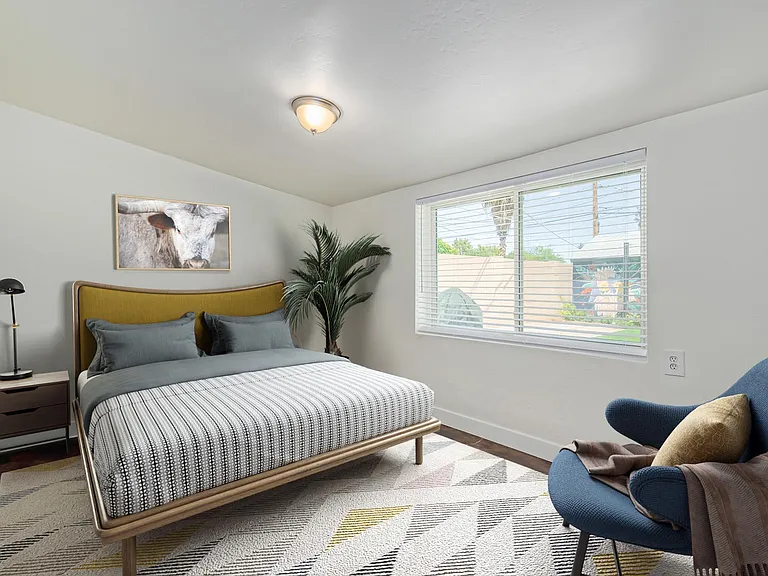 1019 S Una Ave — Photo 7