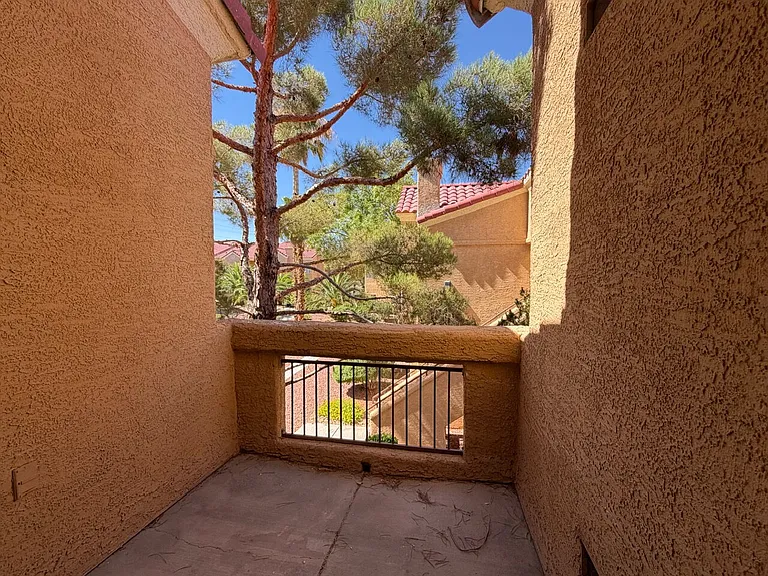 900 Heavenly Hills Ct #204 — Photo 42