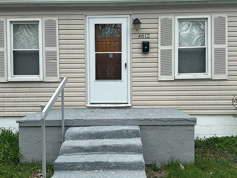 4612 Merrick St — Photo 4
