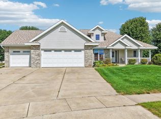 2016 Tumbleweed Dr, Prairie Du Sac, WI 53578