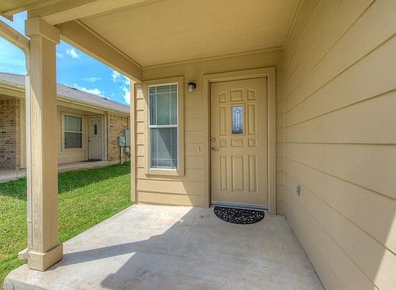 4th image of 1528 Coriander Dr