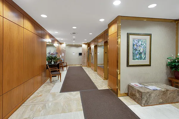 Sold by R New York | media 13