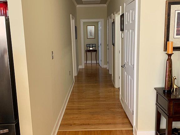 4th image of 900 Barton St Unit 203
