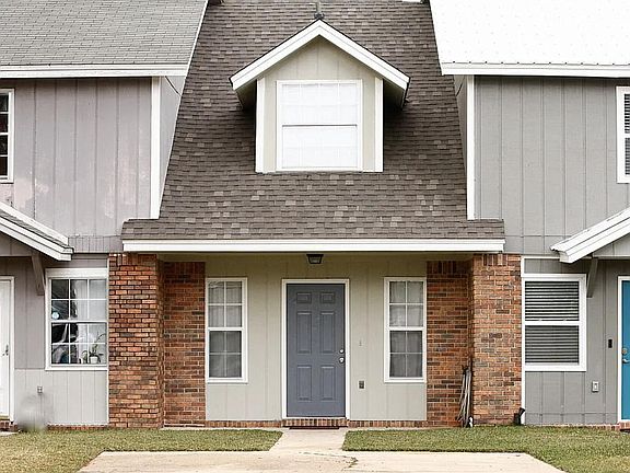 2nd image of 547 Schneider Dr Unit B