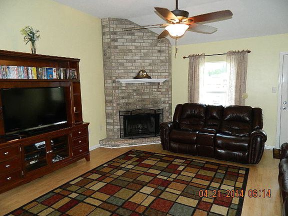 3rd image of 514 Cavaness Dr