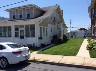 42 N 6th St APT 2, Emmaus, PA 18049