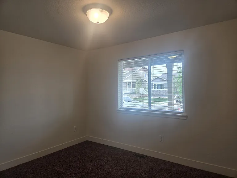 612 87th Ave — Photo 13