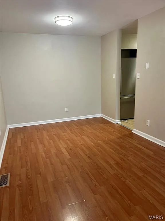 2 bed, 2.0 bath, 945 sqft, $1,400 — Photo 3