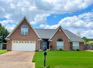 6411 Braybourne Pl, Olive Branch, MS 38654