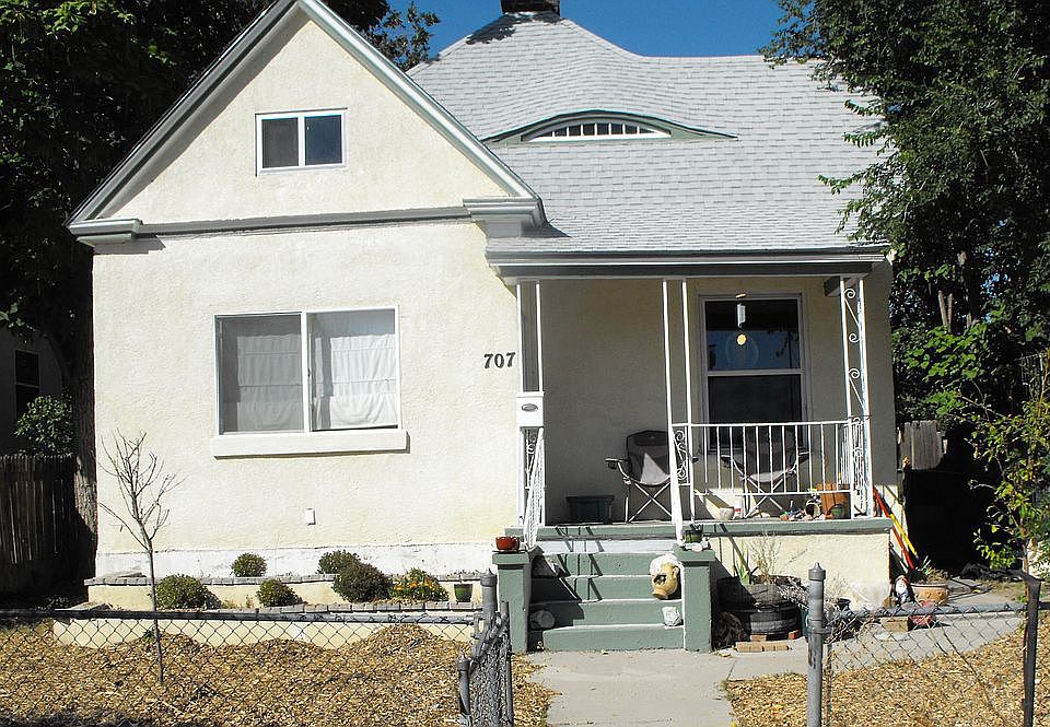 2nd image of 707 W 15th St