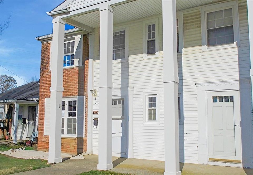 1st image of 23387 Farringdon Ave #54