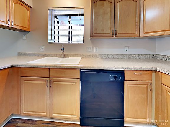 5th image of 3911 Manordale Dr