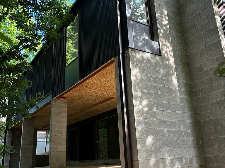 137 Baylor Ln — Photo 3