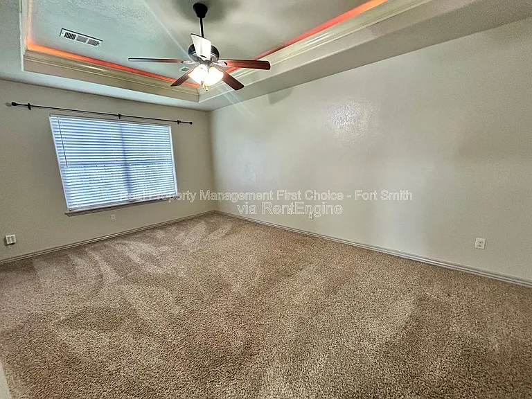 4802 S 28th St — Photo 10