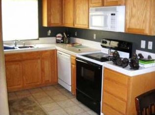 1045 Skyle Ln, Kingsburg, CA