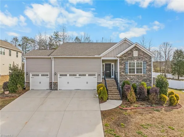 325 High Knoll Dr, Walkertown, NC 27051