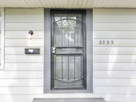 4th image of 2535 Bulen Ave