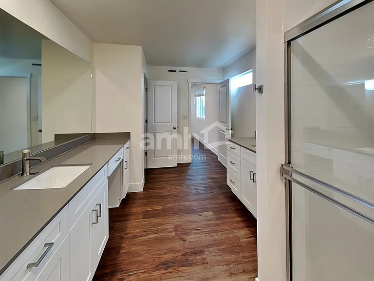1052 S Woodsome Ave — Photo 10