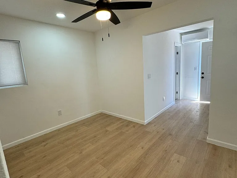 1016 Cedar Brk — Photo 2