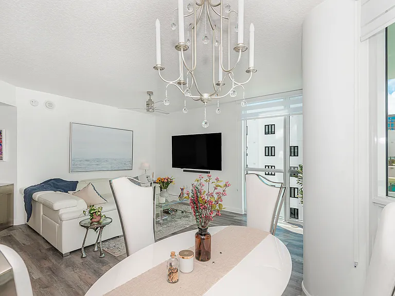 111 SE 8th Ave #705 — Photo 37