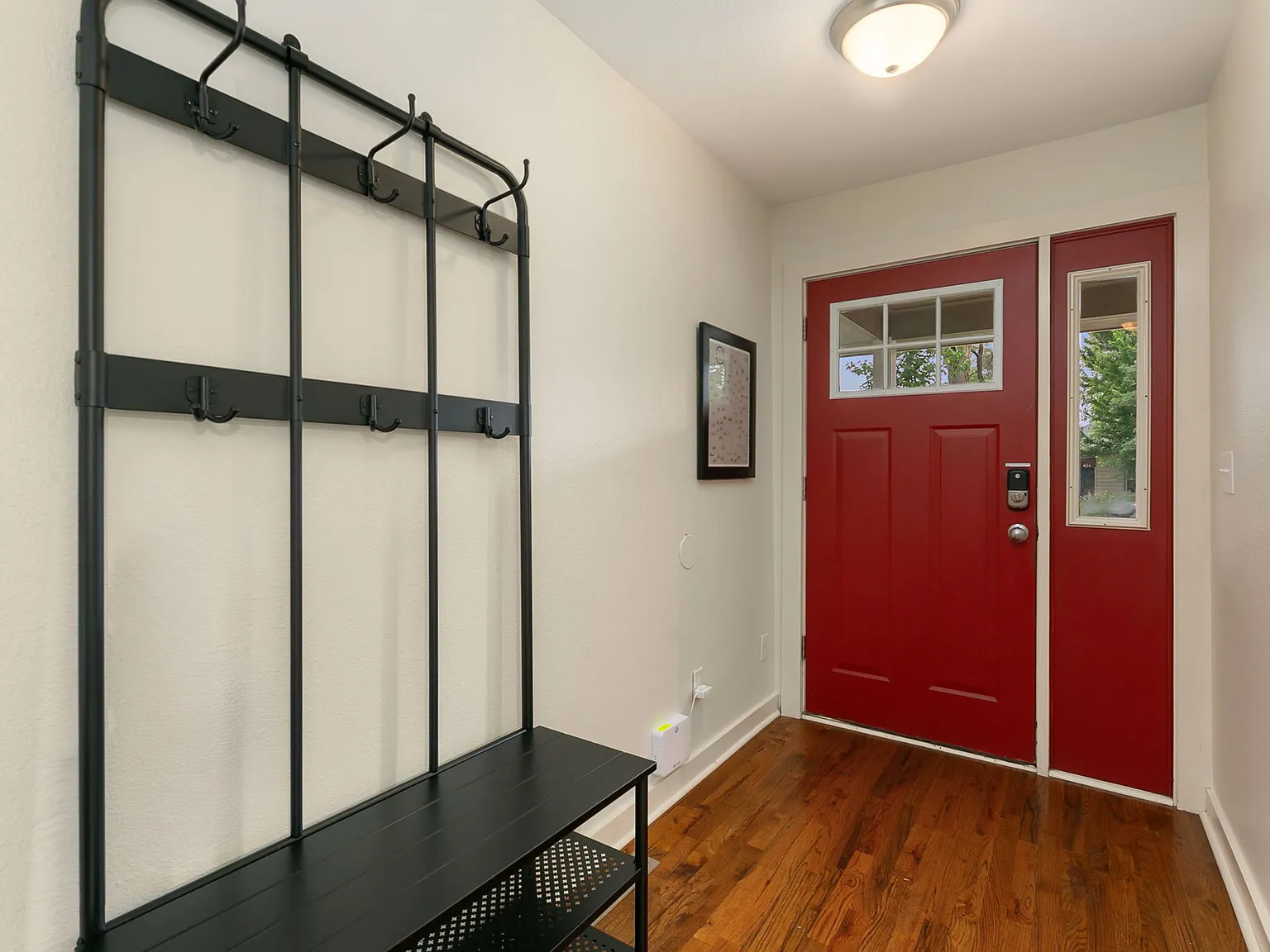 3 bed, 1059 sqft, $3,700 — Photo 2