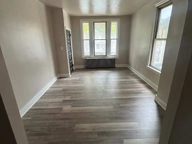 334 Chestnut St #1 — Photo 5