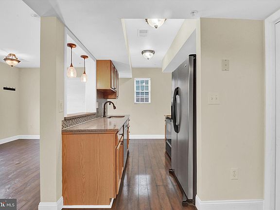 5th image of 166 N Altamont Ave #166