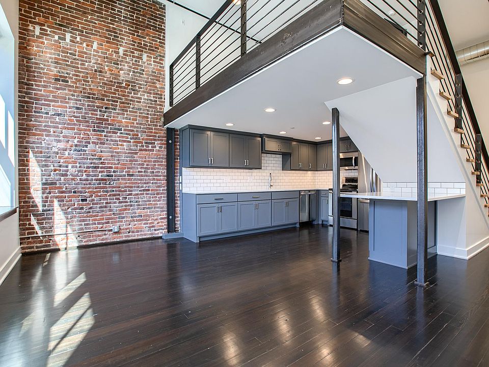 1st image of 144 N 14th St #206