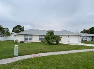 959 Ridgeway Dr, North Fort Myers, FL 33903
