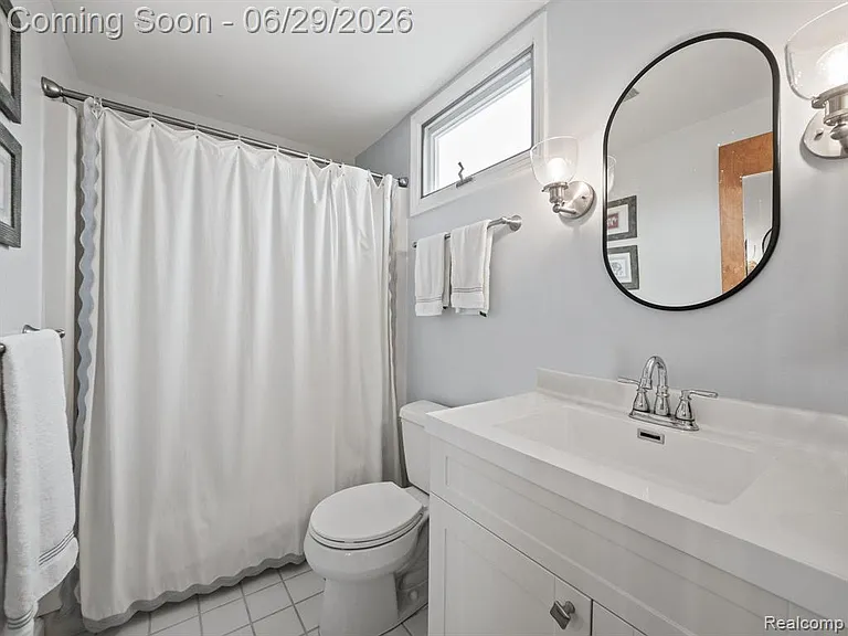1646 S Bates St — Photo 11
