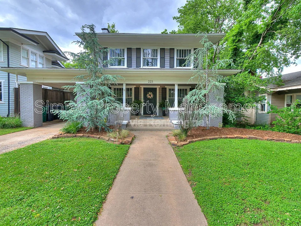 223 NW 21st St