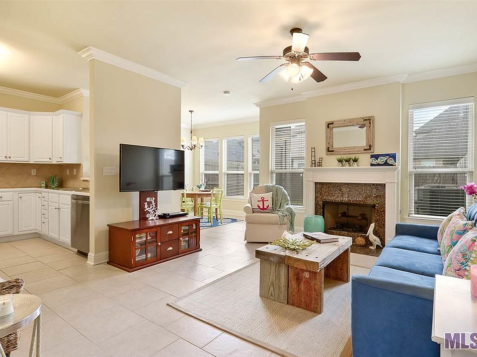 1st image of 18141 Pinehurst Dr