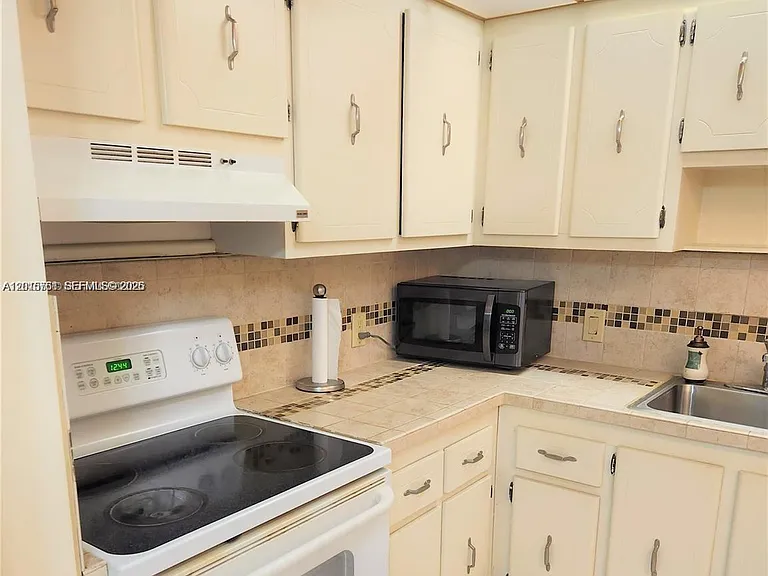 3375 N Country Club Dr #203 — Photo 5