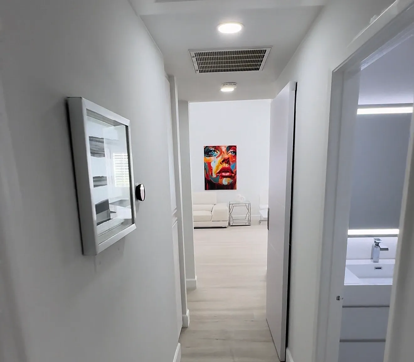 2 bed, 971 sqft, $3,850 — Photo 4