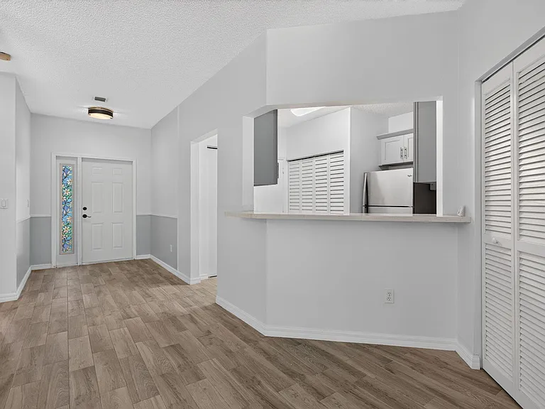 1263 SW 48th Ter — Photo 10