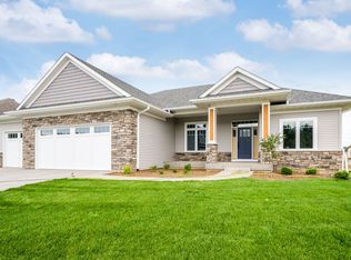 1368 Ava Cir, Iowa City, IA 52246