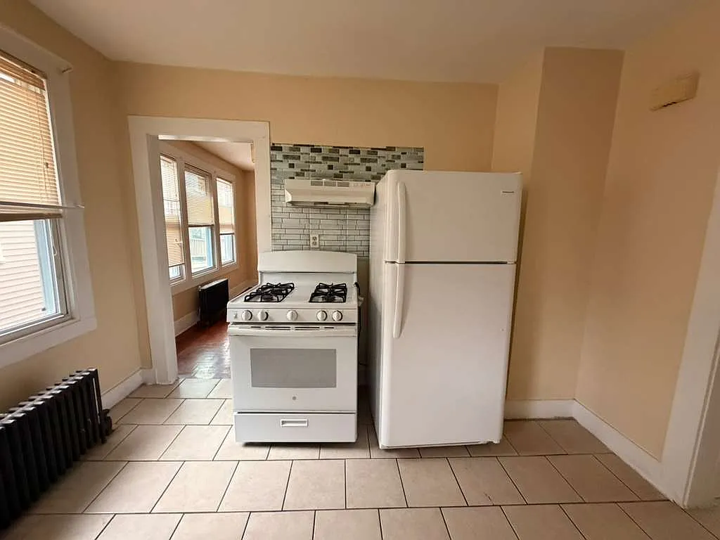 3 bed, $1,625 — Photo 1