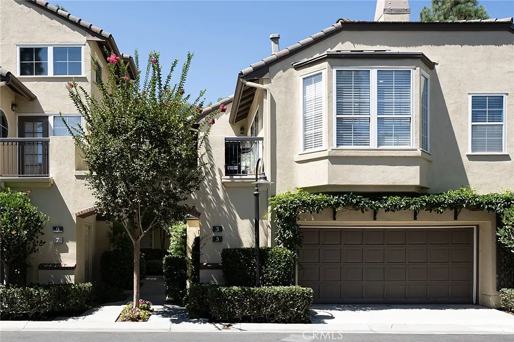 3 bed, 1704 sqft, $12,000 — Photo 1