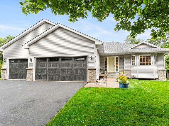 2nd image of 2486 Bridgewater Pl S