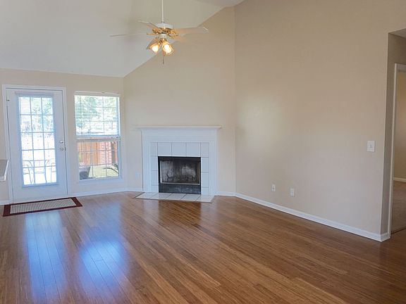 2nd image of 4 Deer Walk Rd